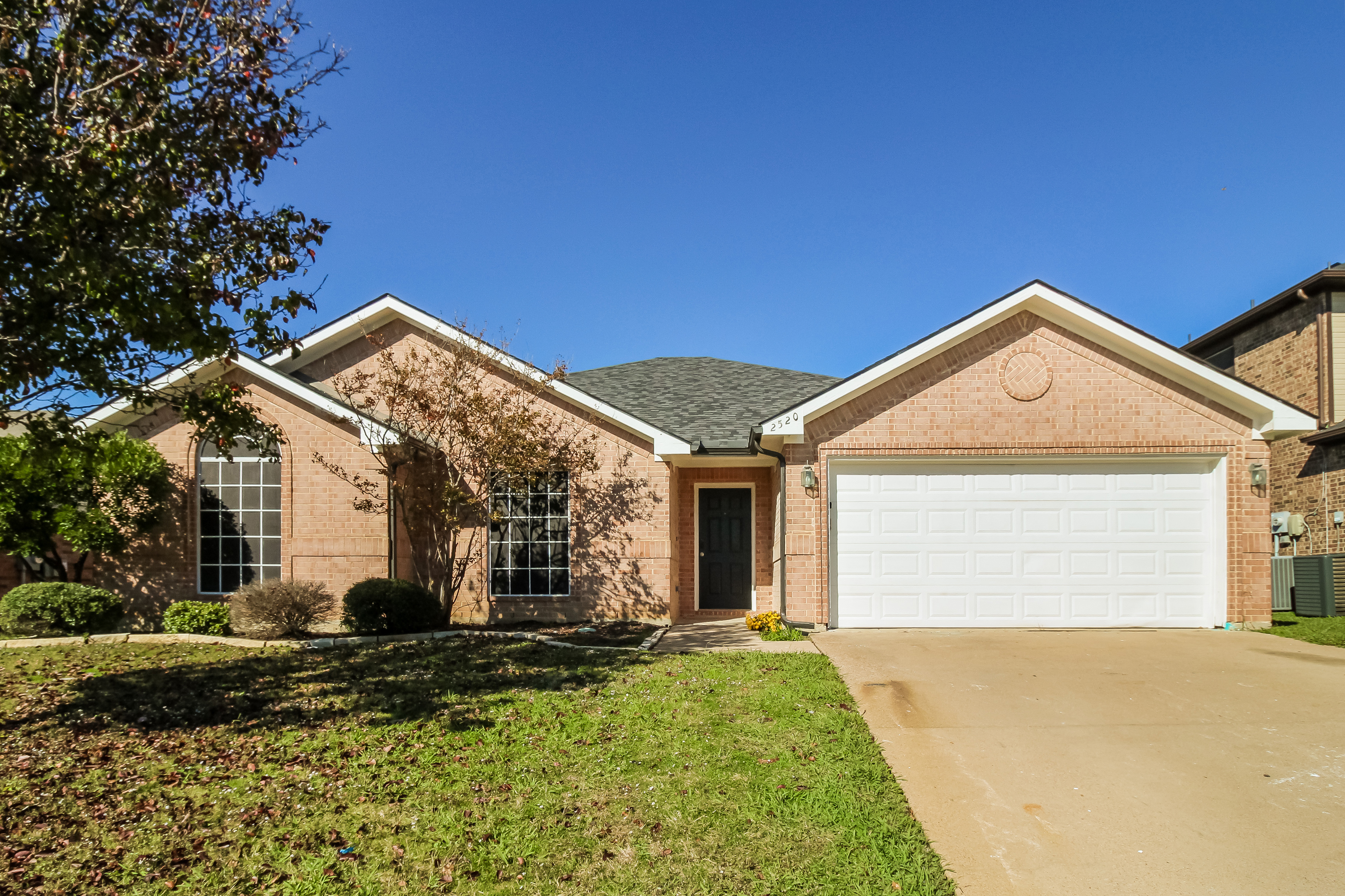 2520 CASTLE PINES DR BURLESON, TX 76028